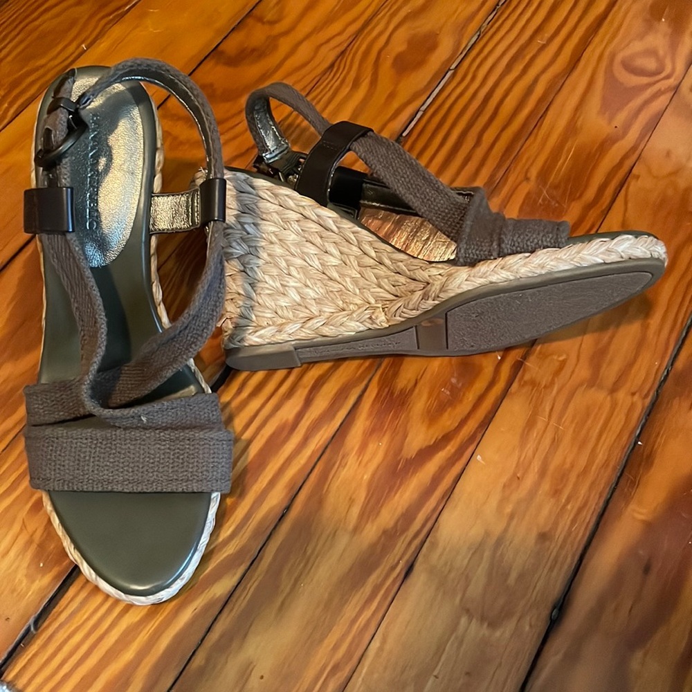 Mirra Green Wedges - Banana Republic - size 9.5